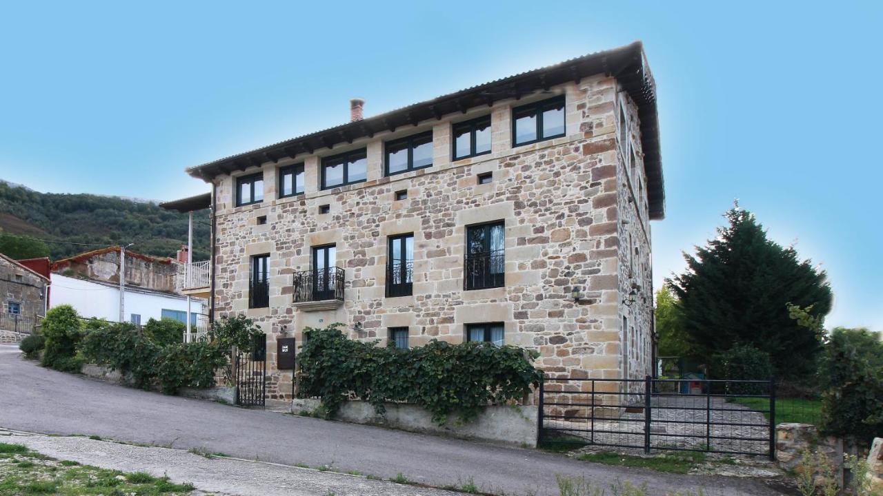 La Romanika De Fellini San Martin de Elines Exterior photo