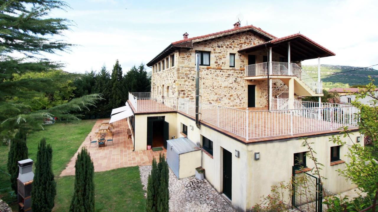 La Romanika De Fellini San Martin de Elines Exterior photo